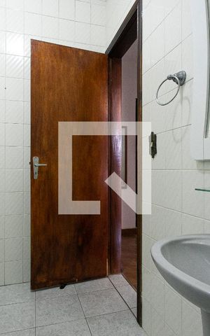 Casa para alugar com 180m², 3 quartos e 3 vagasBanheiro Social