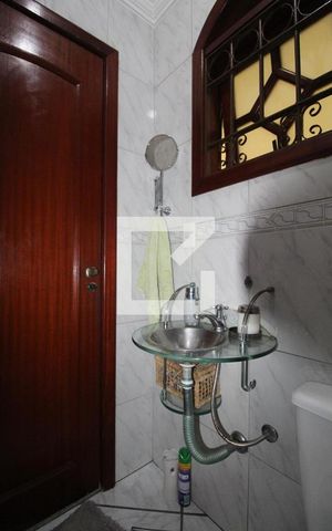 Casa de condomínio à venda com 340m², 3 quartos e 2 vagasLavabo