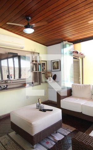 Casa de condomínio à venda com 340m², 3 quartos e 2 vagasCopa