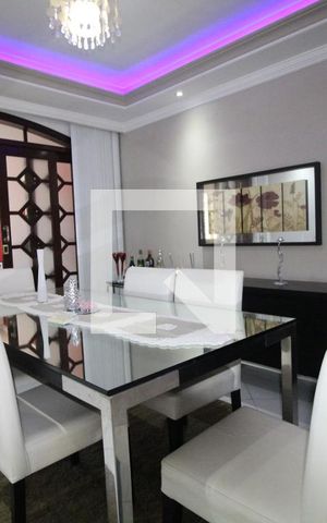 Casa de condomínio à venda com 340m², 3 quartos e 2 vagasSala