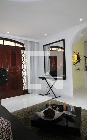 Casa de condomínio à venda com 340m², 3 quartos e 2 vagasSala