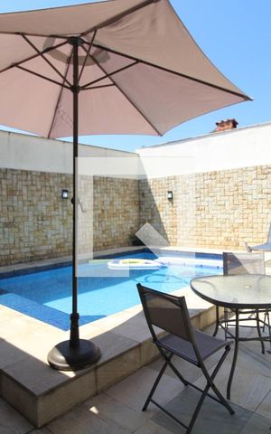 Casa de condomínio à venda com 340m², 3 quartos e 2 vagasÁrea da Piscina