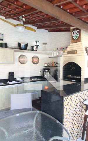 Casa de condomínio à venda com 340m², 3 quartos e 2 vagasÁrea da Churrasqueira