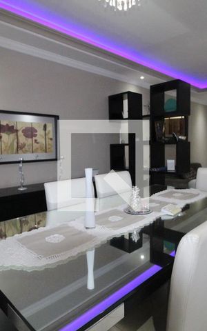 Casa de condomínio à venda com 340m², 3 quartos e 2 vagasSala