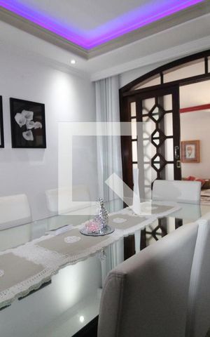 Casa de condomínio à venda com 340m², 3 quartos e 2 vagasSala