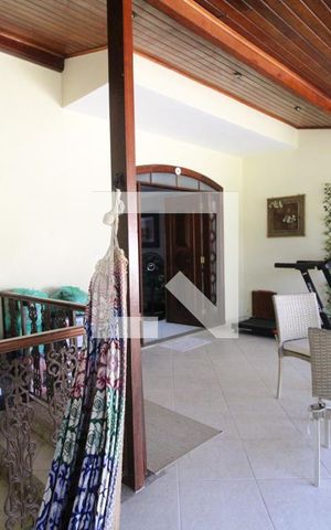 Casa de condomínio à venda com 340m², 3 quartos e 2 vagasVaranda 