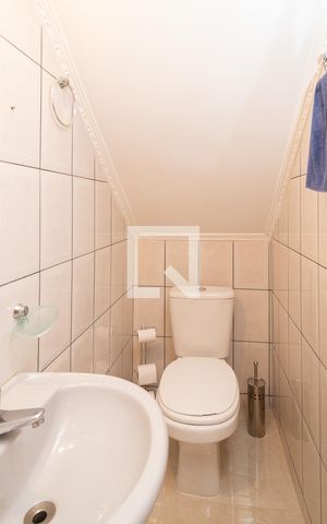 Casa à venda com 205m², 3 quartos e 2 vagas Casa à venda com 205m², 3 quartos e 2 vagasLavabo