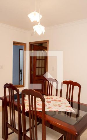 Casa à venda com 205m², 3 quartos e 2 vagas Casa à venda com 205m², 3 quartos e 2 vagasSala de Jantar