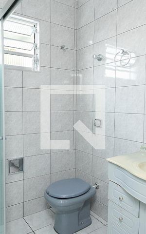 Casa à venda com 205m², 3 quartos e 2 vagas Casa à venda com 205m², 3 quartos e 2 vagasBanheiro - Suíte
