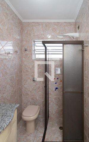 Casa à venda com 205m², 3 quartos e 2 vagas Casa à venda com 205m², 3 quartos e 2 vagasBanheiro 1
