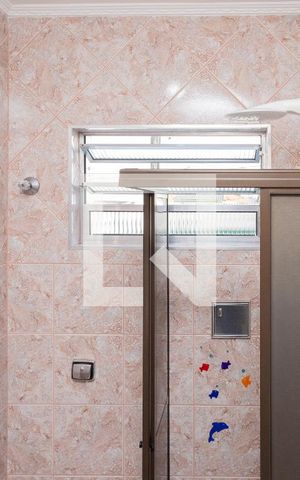 Casa à venda com 205m², 3 quartos e 2 vagas Casa à venda com 205m², 3 quartos e 2 vagasBanheiro 1