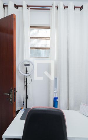 Casa à venda com 205m², 3 quartos e 2 vagas Casa à venda com 205m², 3 quartos e 2 vagasEscritório