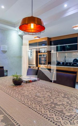 Casa à venda com 216m², 3 quartos e 4 vagas Casa à venda com 216m², 3 quartos e 4 vagasCozinha
