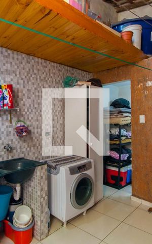 Casa à venda com 216m², 3 quartos e 4 vagas Casa à venda com 216m², 3 quartos e 4 vagasÁrea de Serviço