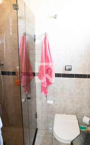Casa à venda com 250m², 3 quartos e 2 vagasBanheiro do Quarto 1