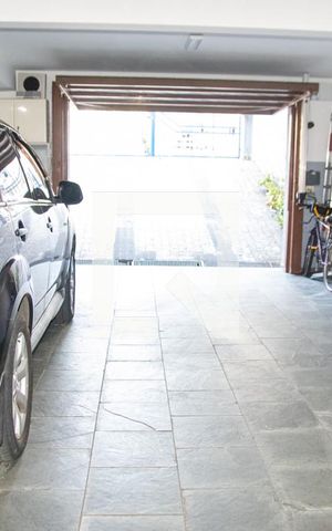 Casa à venda com 250m², 3 quartos e 2 vagasGaragem