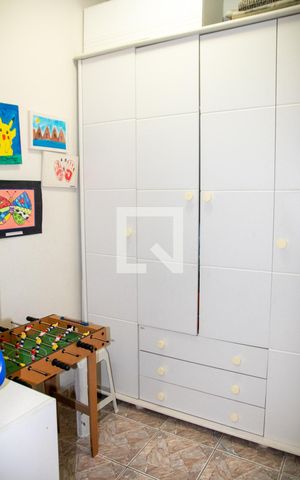 Casa à venda com 250m², 3 quartos e 2 vagasQuarto e Banheiro de Serviço