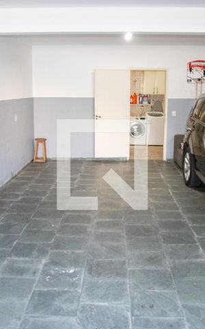 Casa à venda com 250m², 3 quartos e 2 vagasGaragem