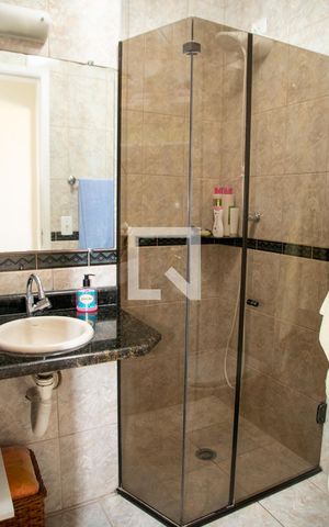 Casa à venda com 250m², 3 quartos e 2 vagasBanheiro 2