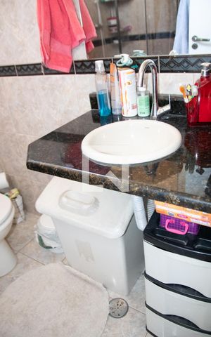 Casa à venda com 250m², 3 quartos e 2 vagasBanheiro do Quarto 1
