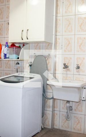Casa à venda com 250m², 3 quartos e 2 vagasÁrea de Serviço