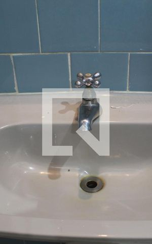 Apartamento para alugar com 48m², 1 quarto e sem vagaDetalhe do banheiro