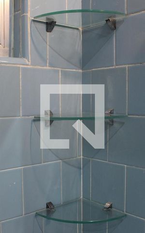 Apartamento para alugar com 48m², 1 quarto e sem vagaDetalhe do banheiro