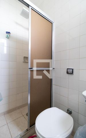 Apartamento à venda com 112m², 3 quartos e 1 vaga Apartamento à venda com 112m², 3 quartos e 1 vagaBanheiro de serviço