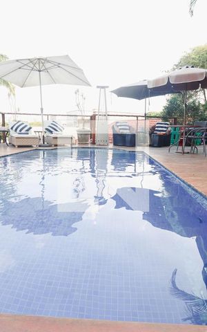 Casa à venda com 374m², 5 quartos e 5 vagasÁrea comum - Piscina