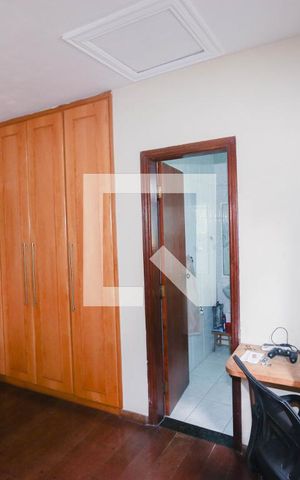 Casa à venda com 374m², 5 quartos e 5 vagasQuarto 3