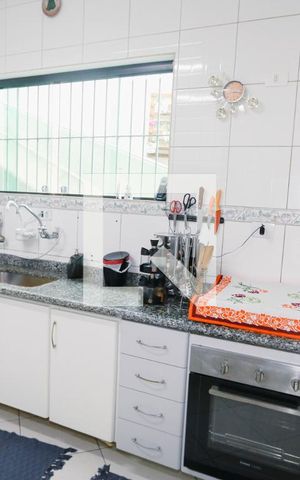 Casa à venda com 374m², 5 quartos e 5 vagasCozinha