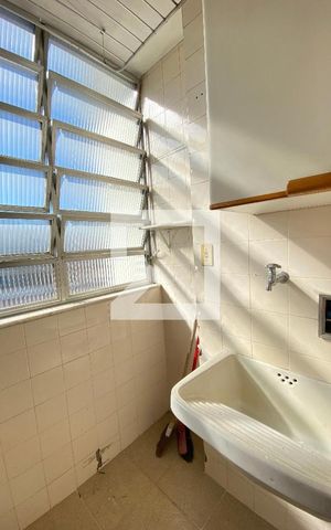 Apartamento à venda com 60m², 3 quartos e sem vaga Apartamento à venda com 60m², 3 quartos e sem vagaCozinha e Área de Serviço