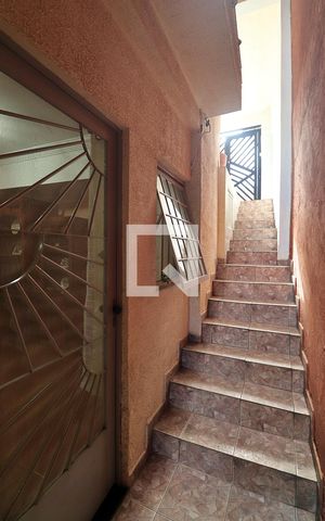 Casa à venda com 173m², 2 quartos e 2 vagasCorredor Lateral