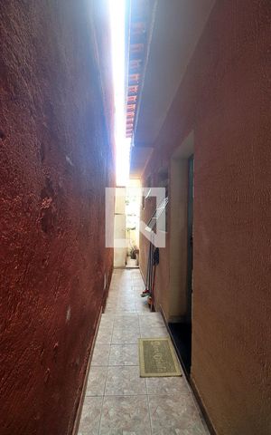 Casa à venda com 173m², 2 quartos e 2 vagasCorredor Lateral