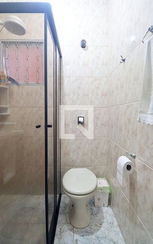 Casa à venda com 173m², 2 quartos e 2 vagasBanheiro do Quarto 1 - Suíte