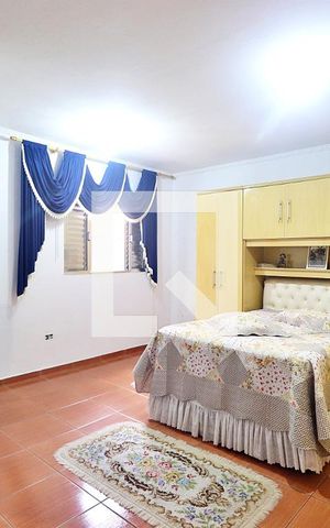 Casa à venda com 173m², 2 quartos e 2 vagasQuarto 1 - Suíte