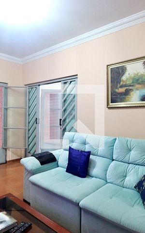 Casa à venda com 173m², 2 quartos e 2 vagasSala