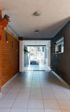 Casa à venda com 317m², 4 quartos e 5 vagas Casa à venda com 317m², 4 quartos e 5 vagasGaragem