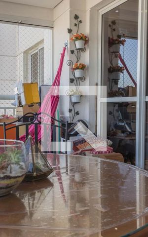 Apartamento à venda com 107m², 3 quartos e 2 vagas Apartamento à venda com 107m², 3 quartos e 2 vagasVaranda