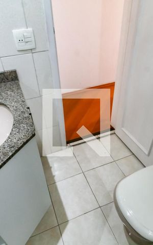 Apartamento à venda com 90m², 2 quartos e 2 vagas Apartamento à venda com 90m², 2 quartos e 2 vagasBanheiro Corredor