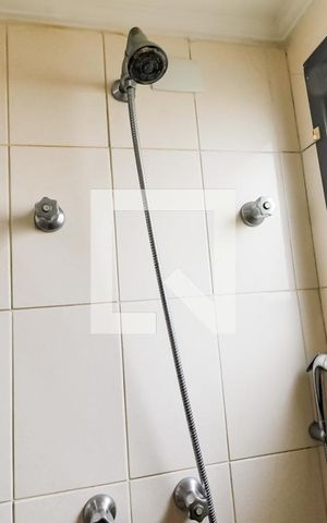 Apartamento à venda com 90m², 2 quartos e 2 vagas Apartamento à venda com 90m², 2 quartos e 2 vagasBanheiro da Suíte - chuveiro