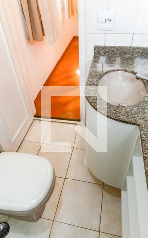 Apartamento à venda com 90m², 2 quartos e 2 vagas Apartamento à venda com 90m², 2 quartos e 2 vagasBanheiro da Suíte