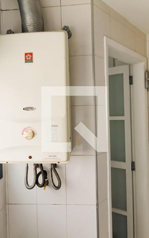 Apartamento à venda com 90m², 2 quartos e 2 vagas Apartamento à venda com 90m², 2 quartos e 2 vagasDetalhe da área de serviço