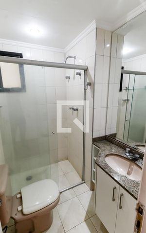 Apartamento à venda com 90m², 2 quartos e 2 vagas Apartamento à venda com 90m², 2 quartos e 2 vagasBanheiro Corredor