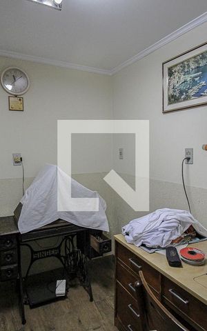 Casa à venda com 180m², 2 quartos e 2 vagas Casa à venda com 180m², 2 quartos e 2 vagasQuarto de Serviço