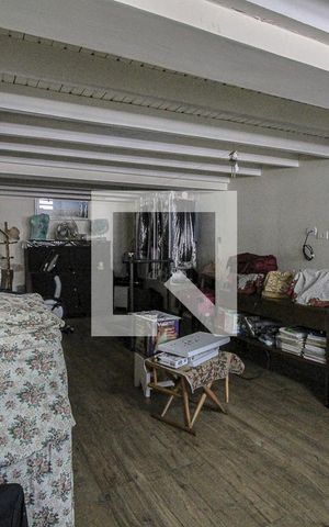 Casa à venda com 180m², 2 quartos e 2 vagas Casa à venda com 180m², 2 quartos e 2 vagasSalão de Festas