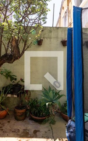 Casa à venda com 156m², 2 quartos e 2 vagas Casa à venda com 156m², 2 quartos e 2 vagasQuintal