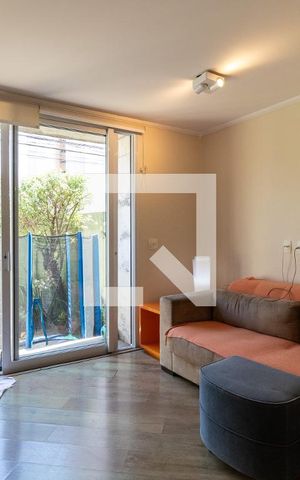 Casa à venda com 156m², 2 quartos e 2 vagas Casa à venda com 156m², 2 quartos e 2 vagasSala