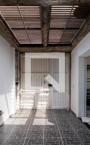 Casa à venda com 156m², 2 quartos e 2 vagas Casa à venda com 156m², 2 quartos e 2 vagasGaragem
