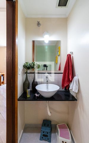 Casa à venda com 156m², 2 quartos e 2 vagas Casa à venda com 156m², 2 quartos e 2 vagasLavabo